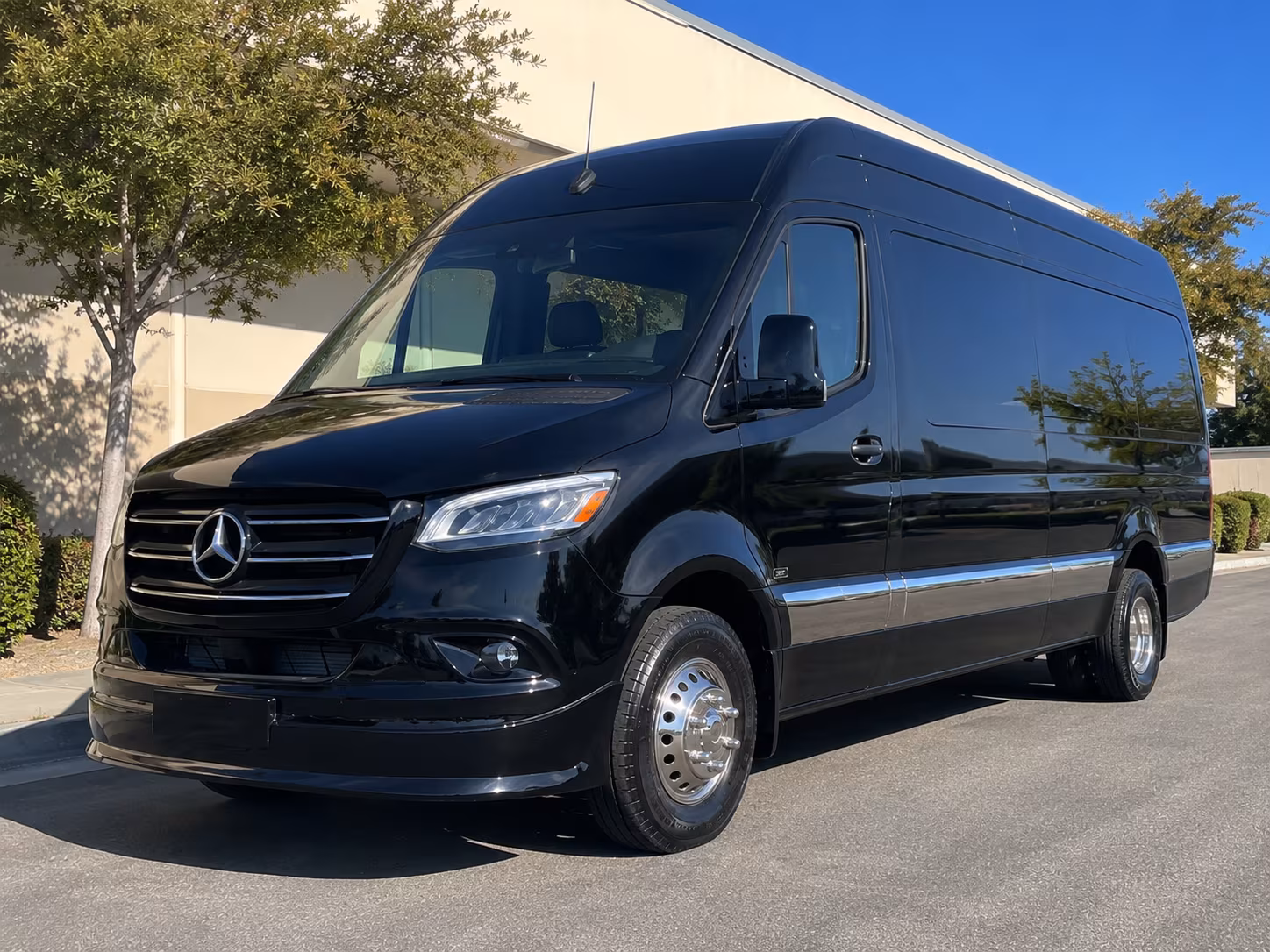 easily book transportation for your next prom 5